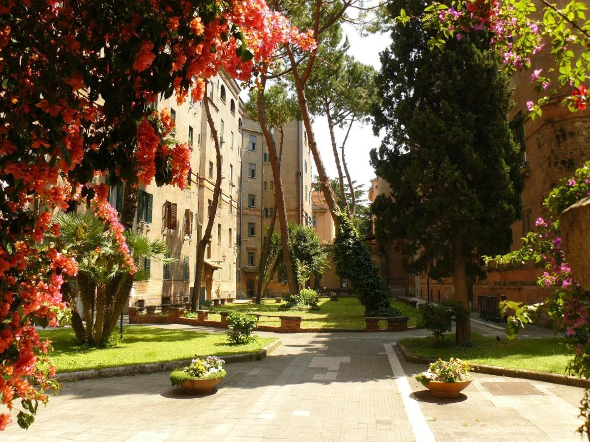 Dimora Del Papa Apartments โรม ภายนอก รูปภาพ